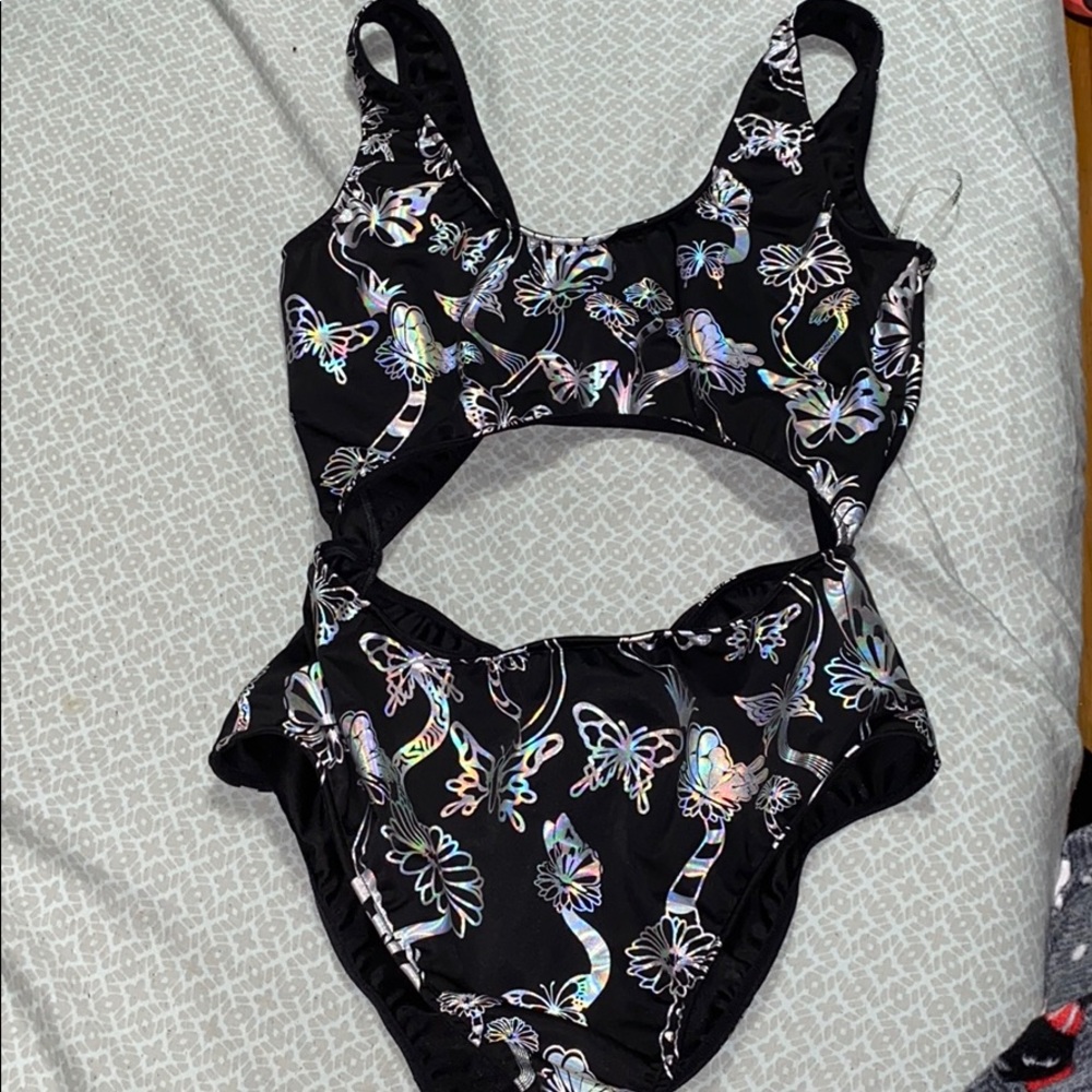 SWEET ESCAPE CUT-OUT BODYSUIT